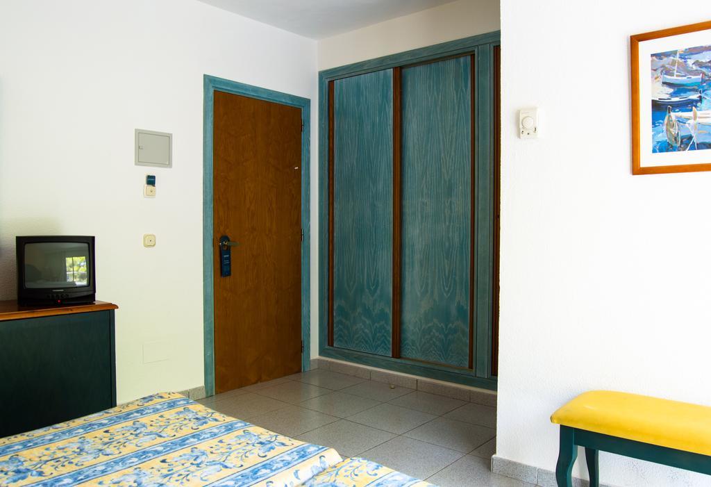 Es Pi 2 Hotel Playa Migjorn Room photo